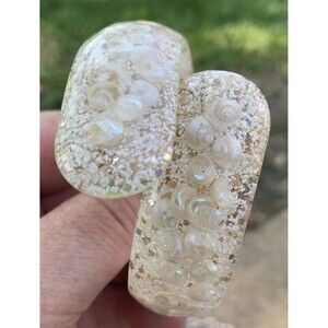 VINTAGE 1950's LUCITE Confetti Clamper Bracelet Seashells Glitter MCM